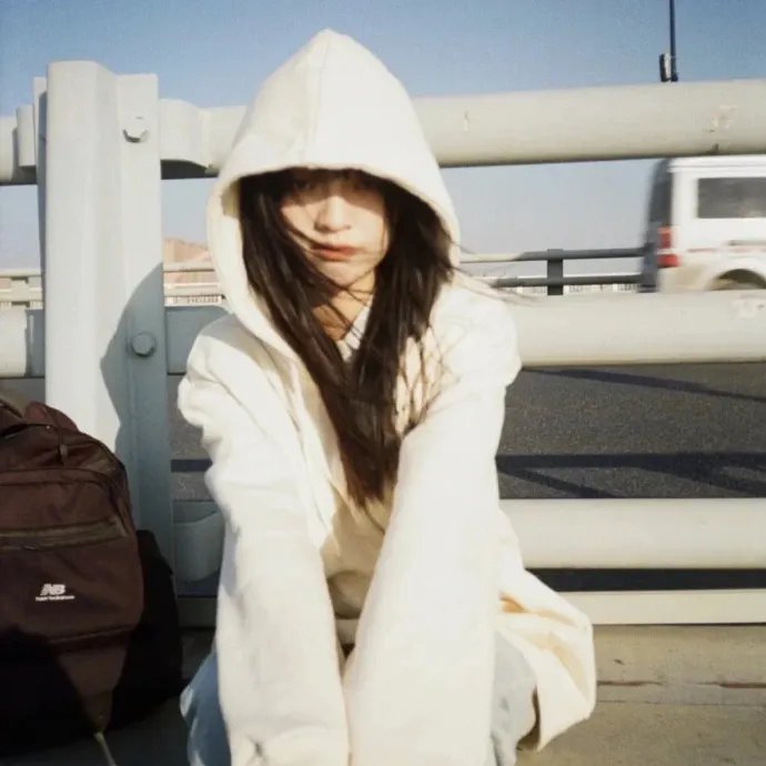 在公交车站直到黎明